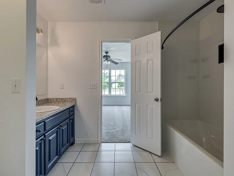 6151 Wooster St — Photo 10