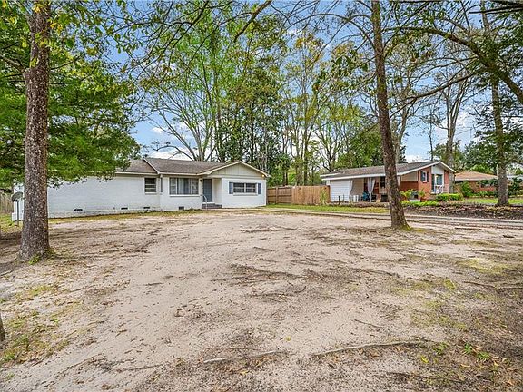 2nd image of 1583 Dover St