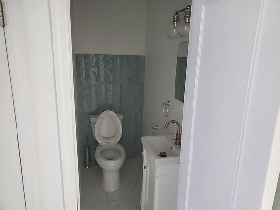 5th image of 122 Stedwick Dr