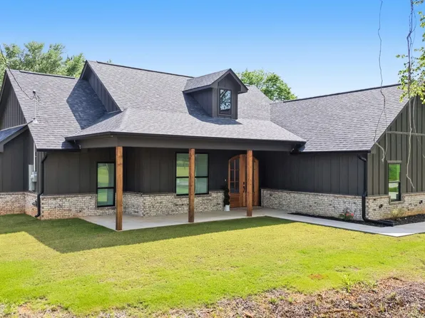 214 Pauline St, Arp, TX 75750