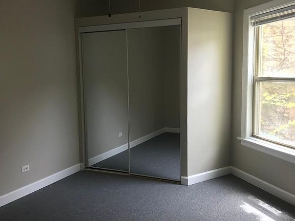 2nd image of 5210 N Sawyer Ave #1121