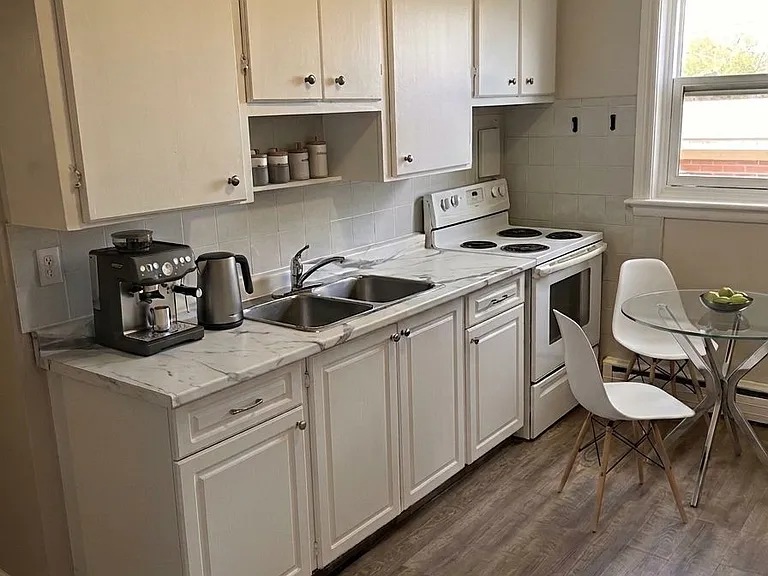 666 Fennell Ave E #4 — Photo 1