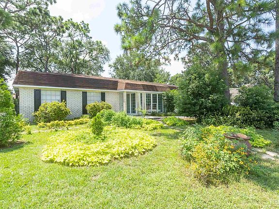 5th image of 5701 Langley Cir