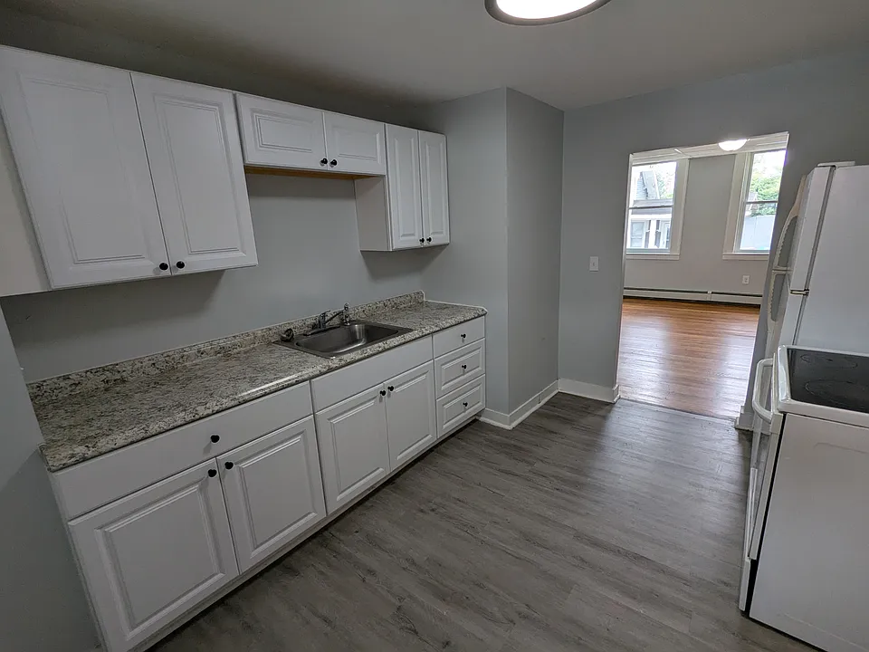12 Cottage St #20
