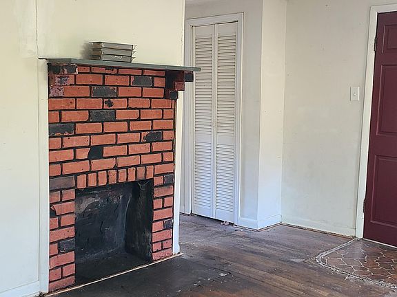 5th image of 4917 NW Woodglen Dr