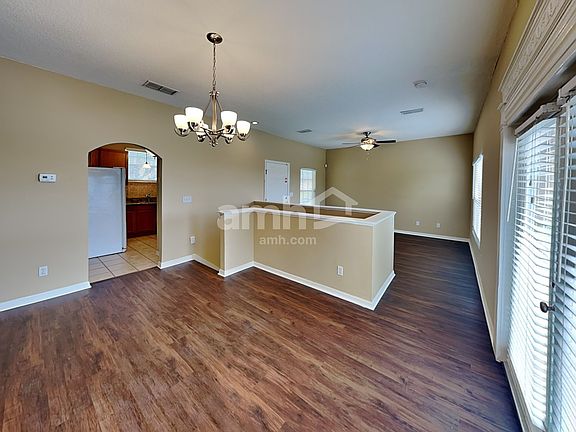 4th image of 1526 Presidio Dr