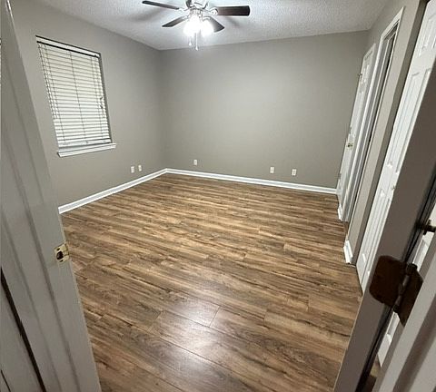 2nd image of 708 W Hawthorne St APT 10