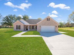 1702 Oakwood St, Bedford, VA 24523