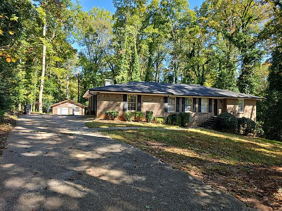 3rd image of 4961 Green Oak Dr