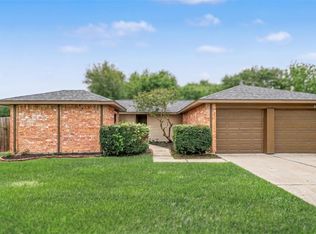 613 Dixie Dr, League City, TX 77573