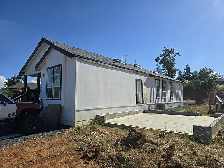 1416 Stonehurst Dr — Photo 3