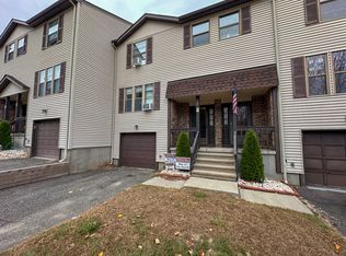 31 Country Hill Rd #31, Naugatuck, CT 06770