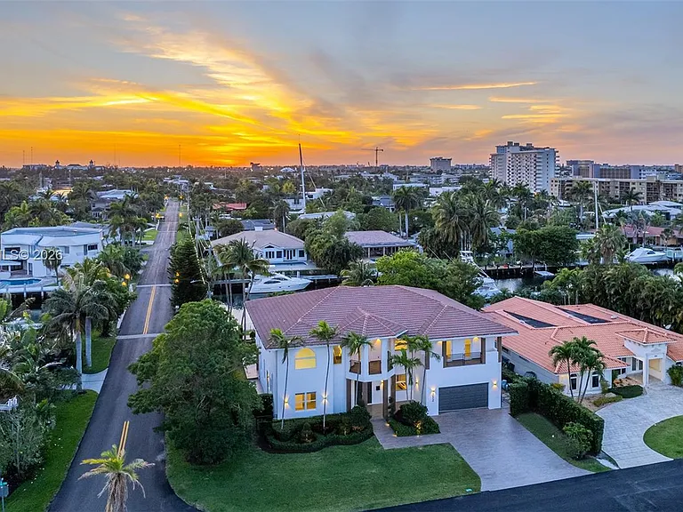 552 Palm Dr — Photo 70