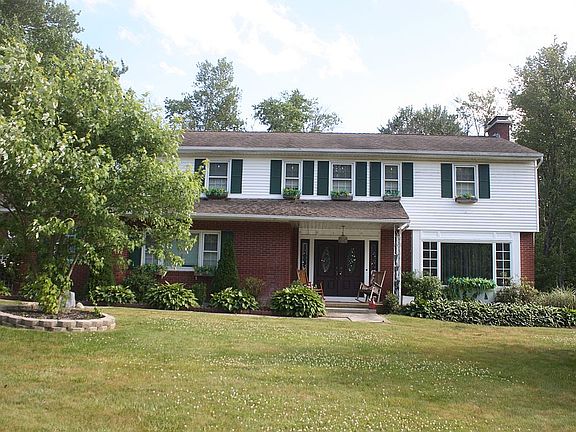 2nd image of 144 Chestnut Hill Rd