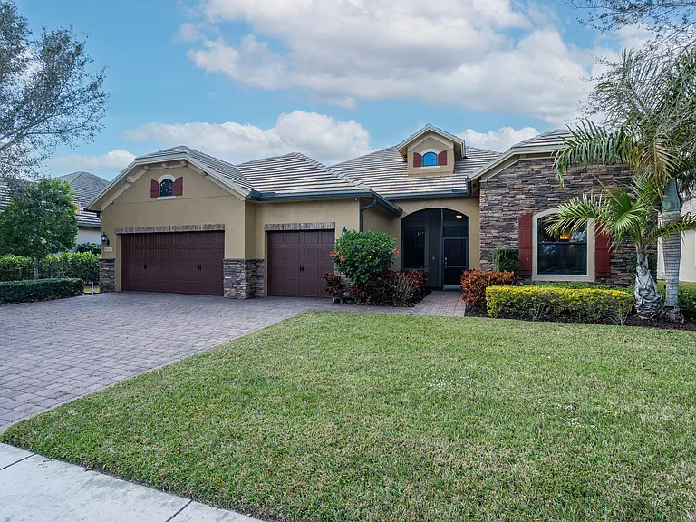 4127 Siena Cir — Photo 46