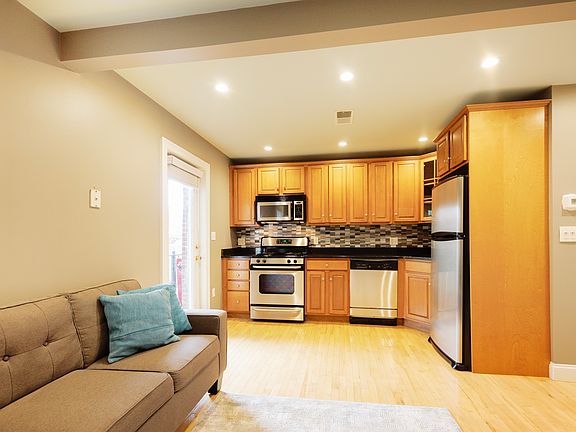 3rd image of 762 E 6th St APT 3