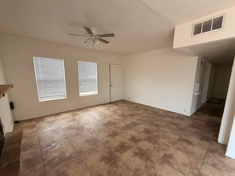 211 S Desoto St — Photo 8