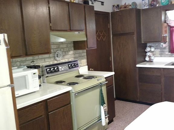 4th image of 836 Birch Dr