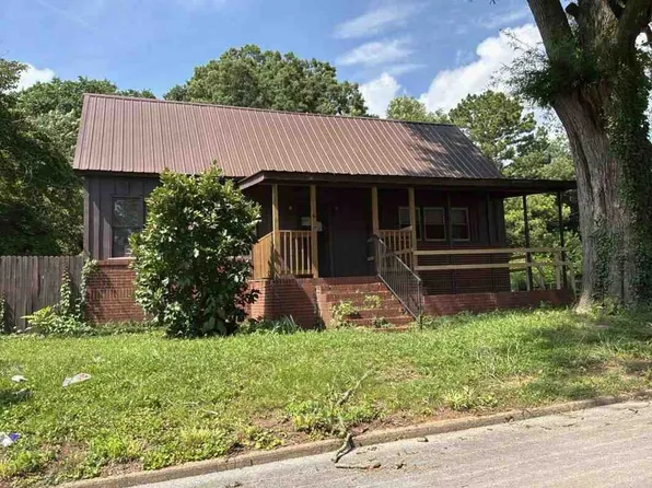 81 7th St, Trion, GA 30753