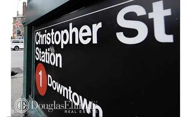 Rented by Douglas Elliman | media 15