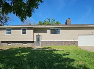 1782 California Rd, Pomona, KS 66076