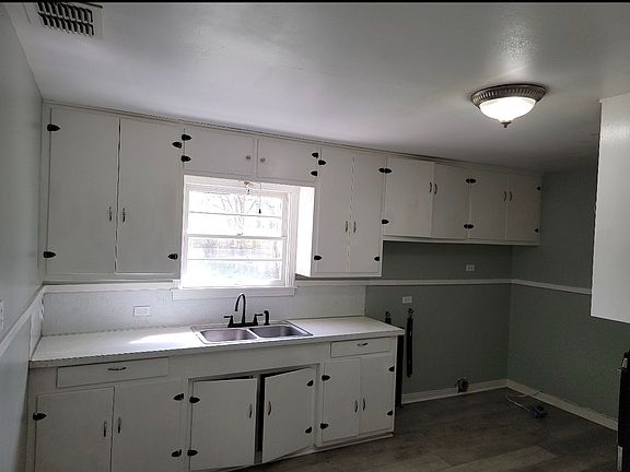 2nd image of 1611 W 18th St
