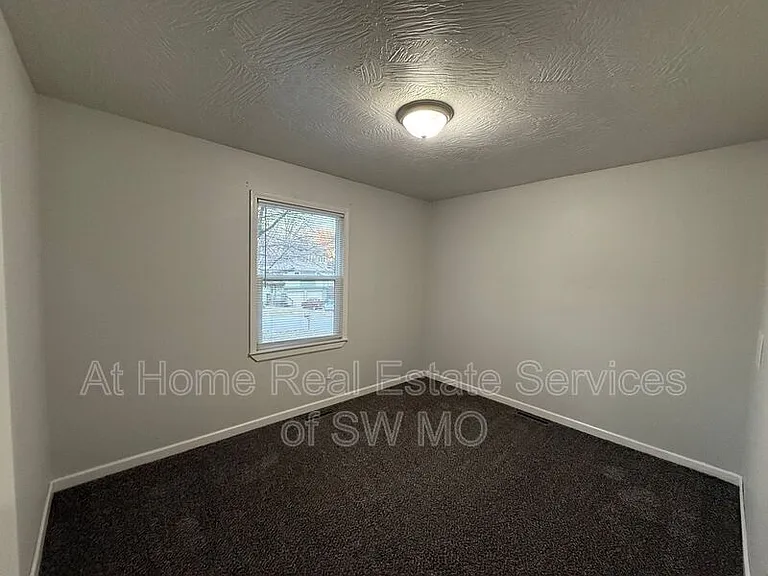 2734 E Cragmont St — Photo 4