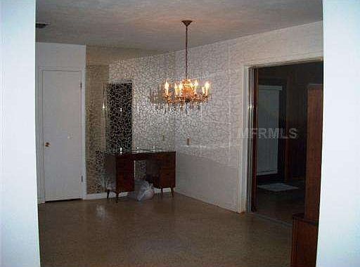 4th image of 5740 Lake Breeze Ave