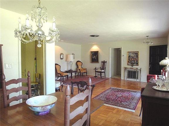 4th image of 1772 Brightwaters Blvd NE
