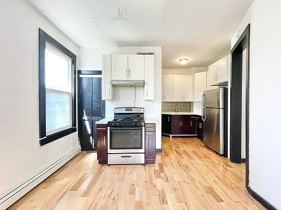 3rd image of 225 Duncan Ave #6A