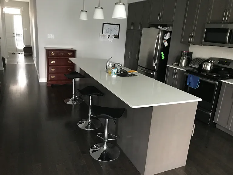 784 Banks Cres — Photo 10