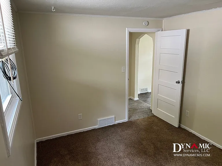2425 S Norton Ave — Photo 20