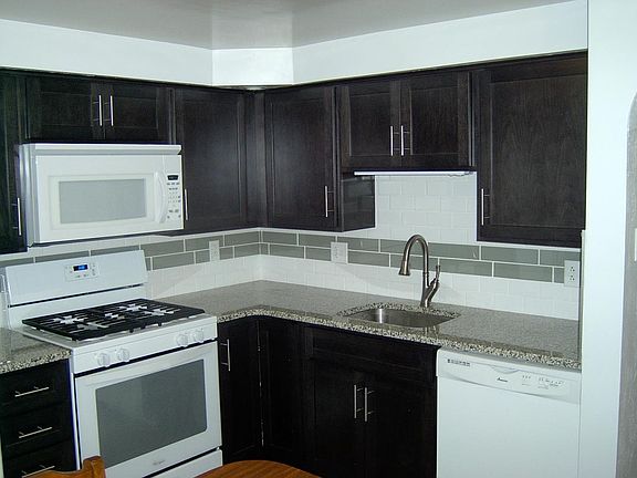4th image of 144 1/2 Circle Dr