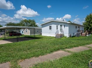 318 SE 48th St, Topeka, KS 66609