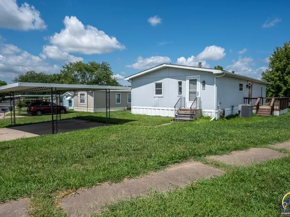 318 SE 48th St, Topeka, KS 66609
