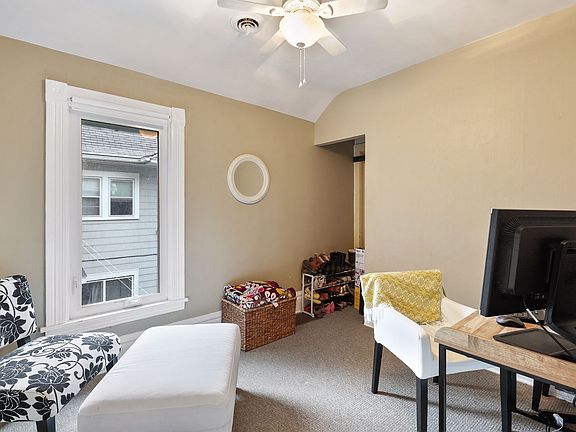 5th image of 501 8th Ave NE