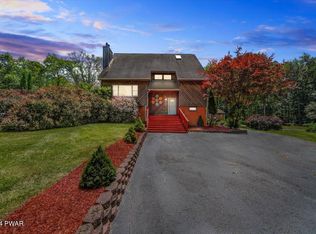262 Aspen Dr, Milford, PA 18337