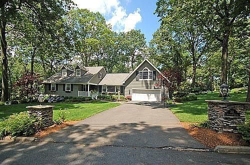 1st image of 761 Highview Dr