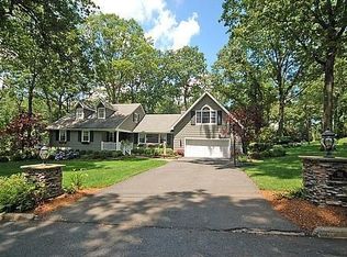 761 Highview Dr, Wyckoff, NJ 07481