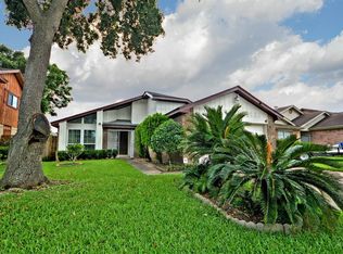 11723 Spring Grove Dr, Houston, TX 77099