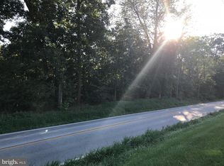 1695 E Berlin Rd, New Oxford, PA 17350