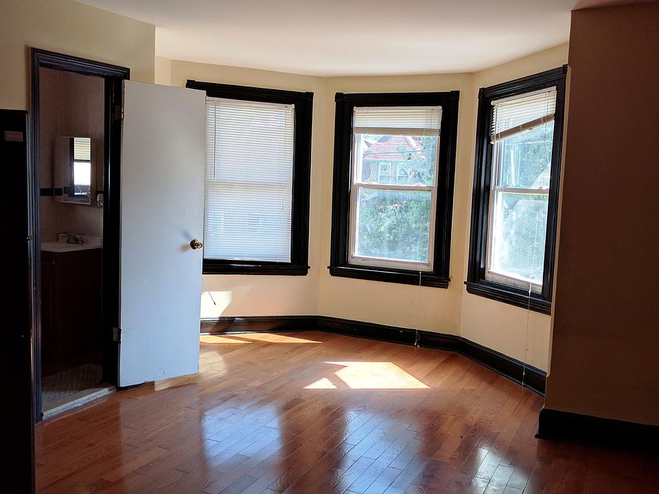1st image of 832 S 49th St Front 3L