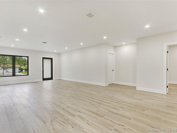3rd image of 1439 Garcia Ave
