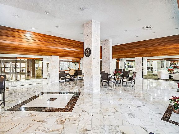 4th image of 301 174th St APT 1005