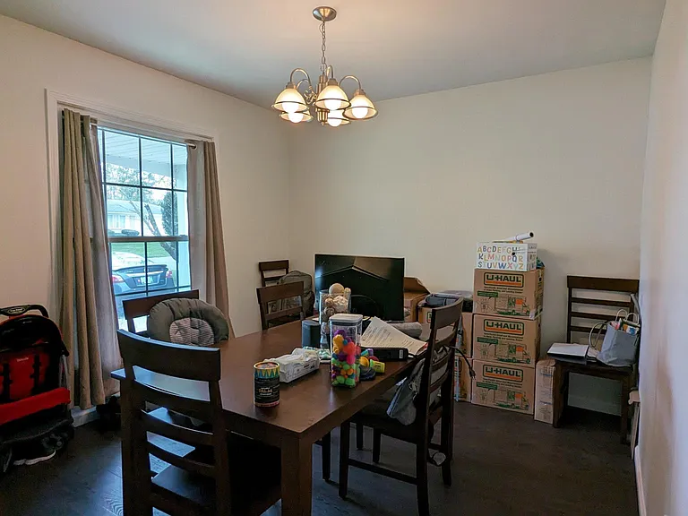 2735 Foster Ave — Photo 11
