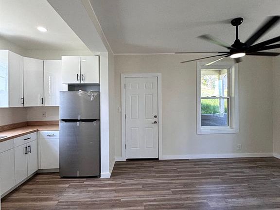 3rd image of 142 Dorothy St #3