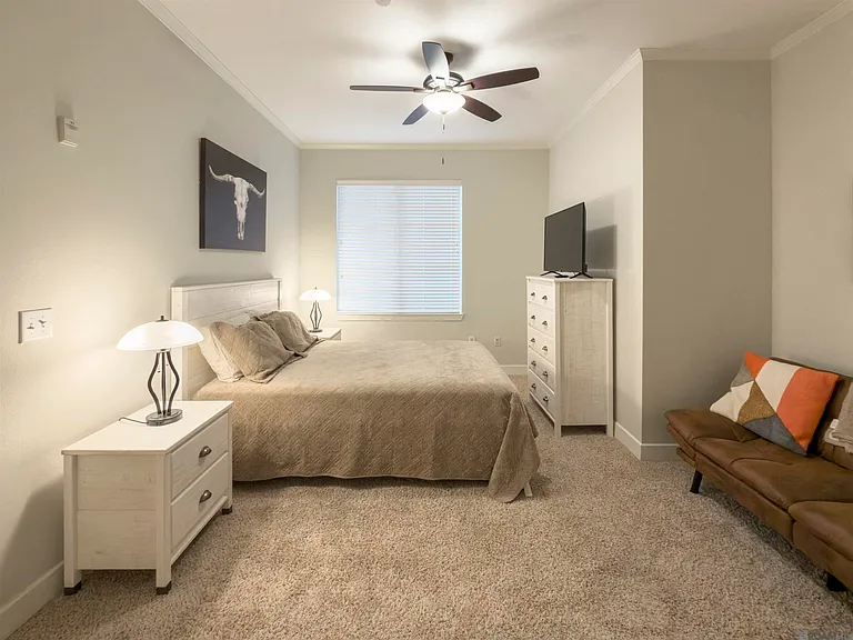 7707 Bluebonnet Blvd #408 — Photo 6