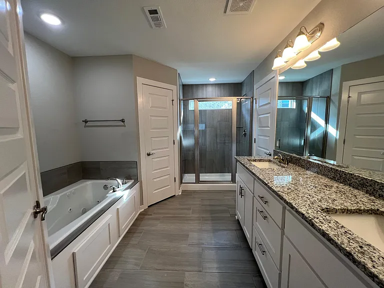 1536 N Pershing St — Photo 16