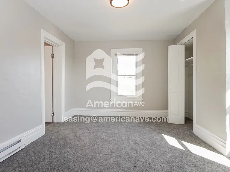 1469563_005_wm_-_main_bedroom_13229574.jpg