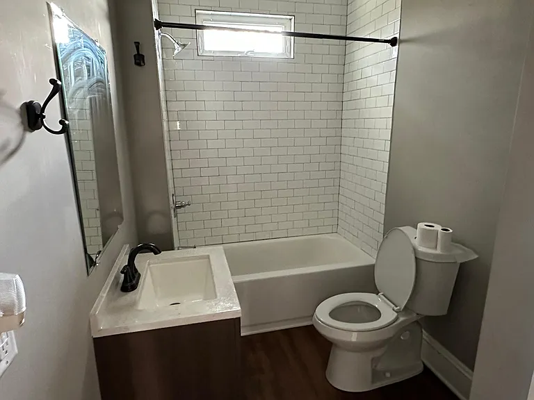 2310 E Glenwood Ave — Photo 2